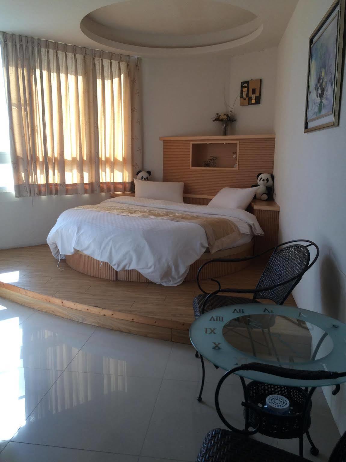 Long Hong Bed and Breakfast Magong Exteriör bild