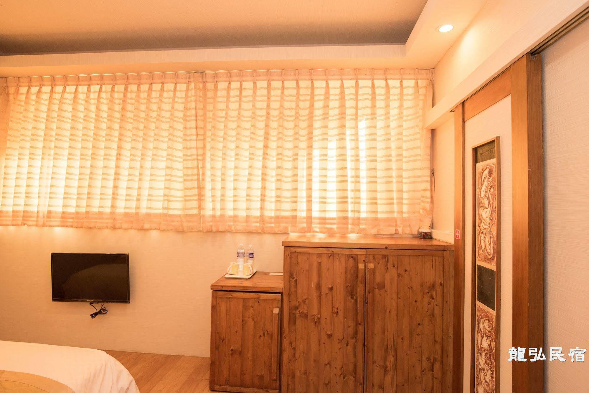 Long Hong Bed and Breakfast Magong Exteriör bild