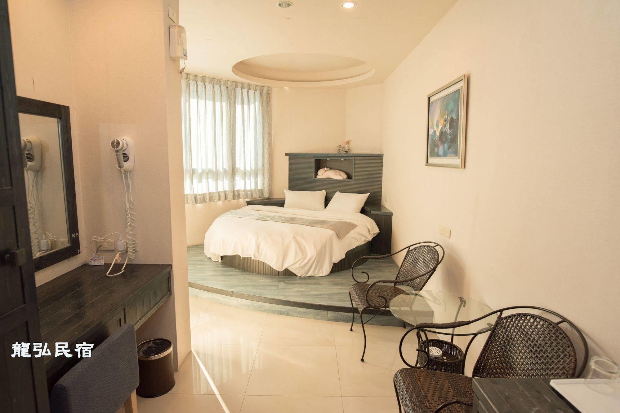 Long Hong Bed and Breakfast Magong Exteriör bild