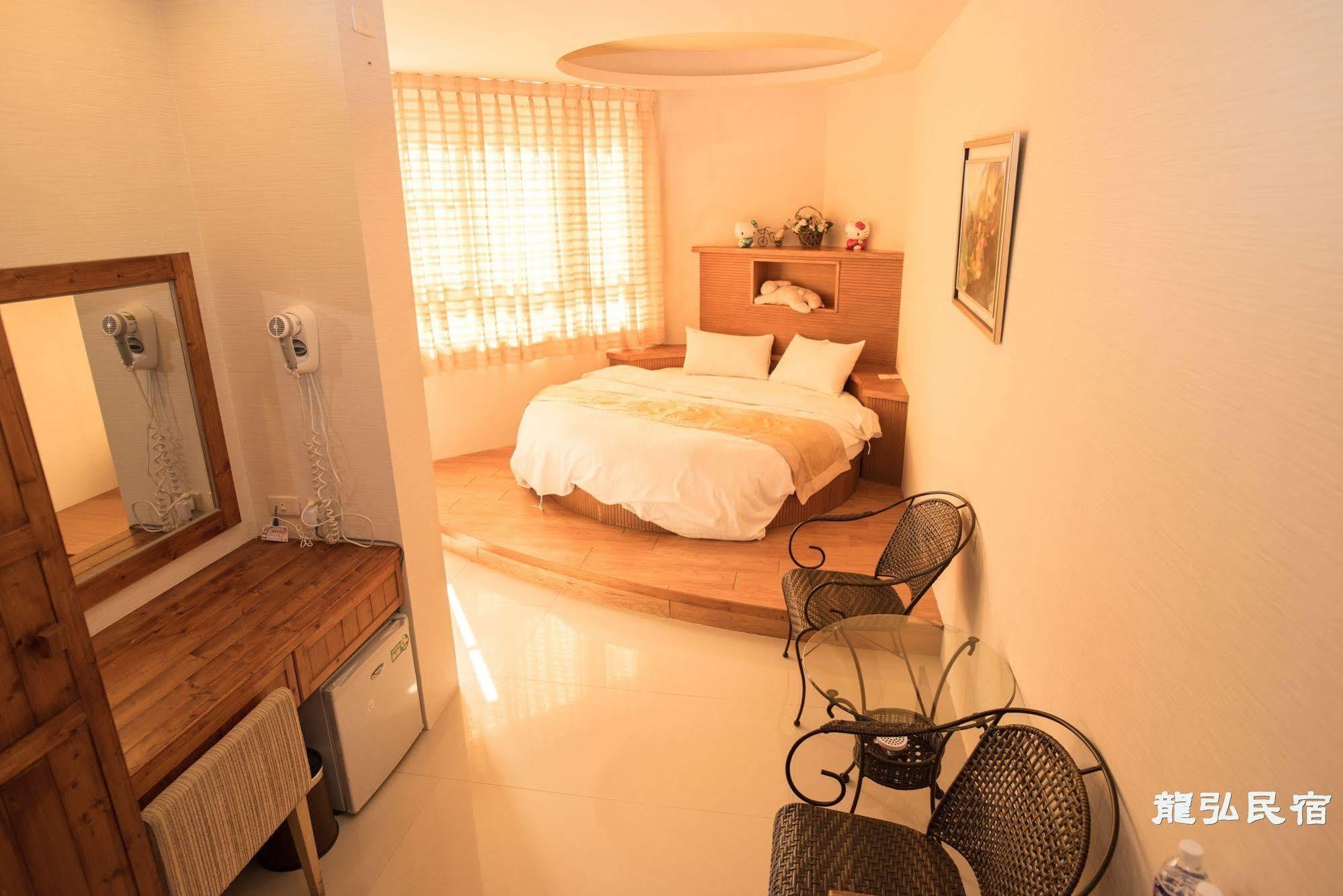 Long Hong Bed and Breakfast Magong Exteriör bild