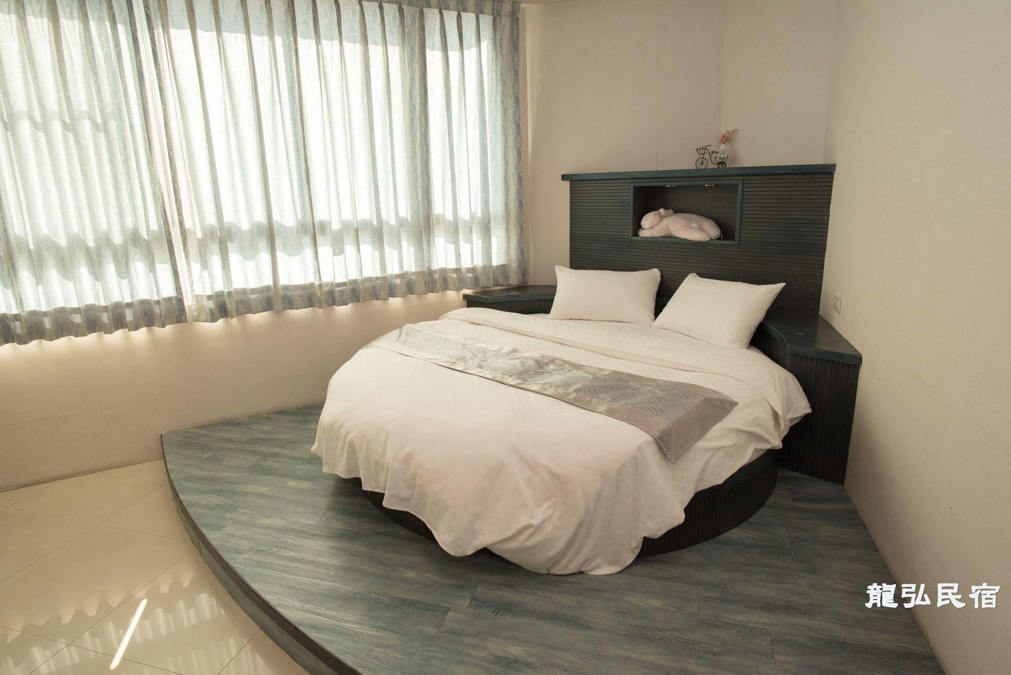 Long Hong Bed and Breakfast Magong Exteriör bild