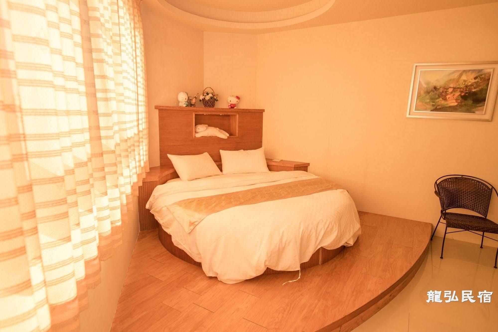 Long Hong Bed and Breakfast Magong Exteriör bild
